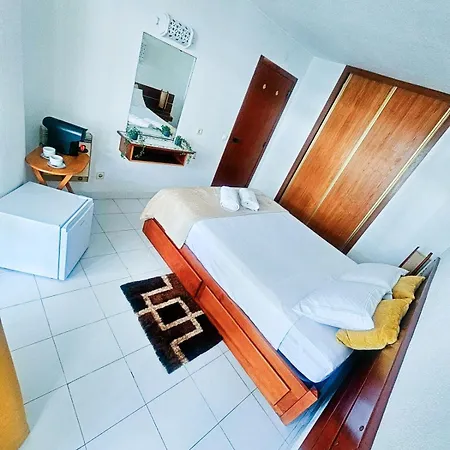 Homestay Charmoso A 300m Da De Olhos De Agua !