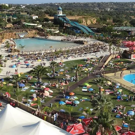 Charmoso A 300m Da De Olhos De Agua ! Accommodatie bij particulieren *